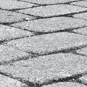 how to lay pavers on sand or dirt